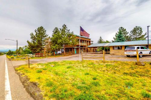 Cedaredge Lodge, Cabin 2