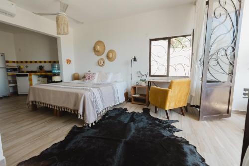1 king bed, 1 sofa bed