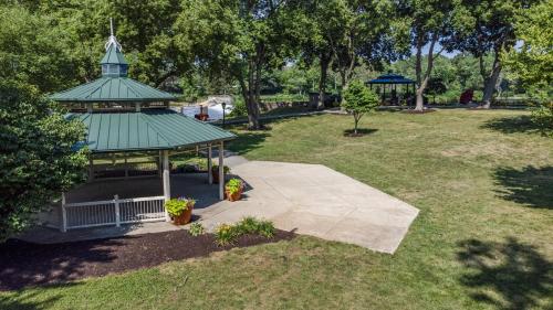 Rodeway Inn - North Aurora - image 14