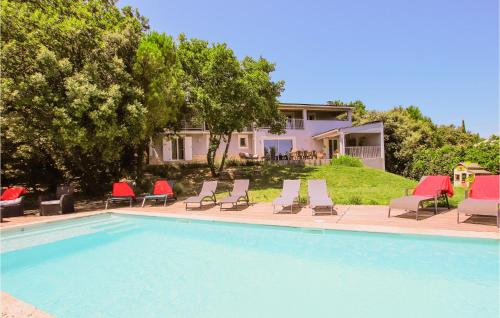 Awesome Home In Suze-la-rousse With Wifi, Private Swimming Pool And 5 Bedrooms - Location saisonnière - Suze-la-Rousse