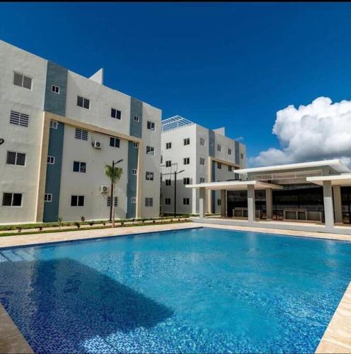 Terrazas del Este, cuarto piso, terraza privada.