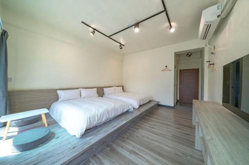 安平-宅17包棟 KTV 民宿 x 户外烤肉區-依人數開放房型