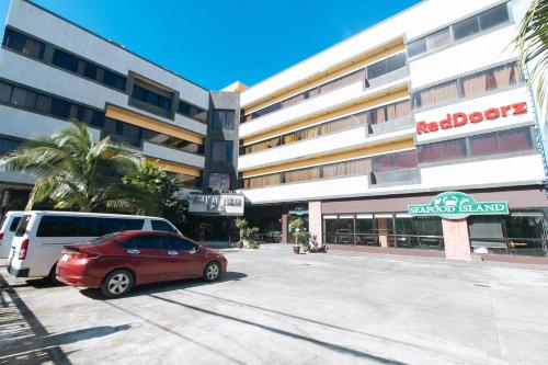 . Holiday Plaza Hotel Tuguegarao City