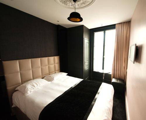 First Hotel Paris Tour Eiffel - image 8