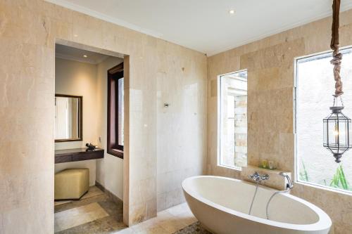 One-Bedroom Honeymoon Villa with Private Pool image 2