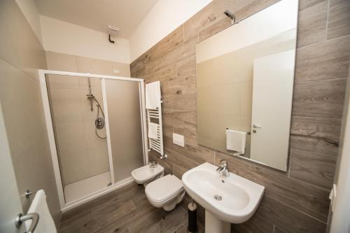 B&B Corte sul Naviglio CIN I T 0 1 5 0 7 0 C 1 3 X U I L Q C V - 화장실