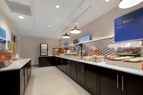 홀리데이 인 익스프레스 & 스위트 캔자스 시티 KU 메디컬 센터 바이 IHG - 식음료(F&B)