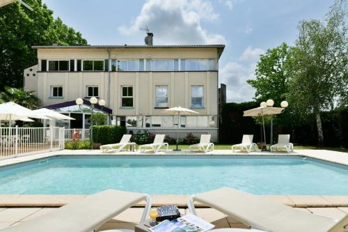 Logis Hotel & Restaurant Ludik - 수영장