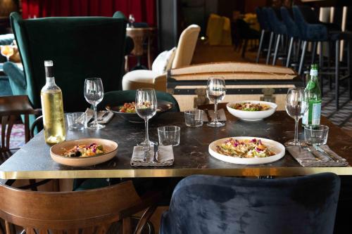 Logis Hotel & Restaurant Ludik - 레스토랑