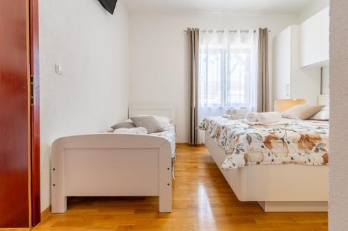  Sweet triple room in Makarska in Makarska