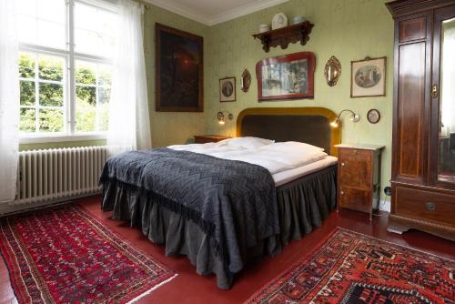 1 queen bed