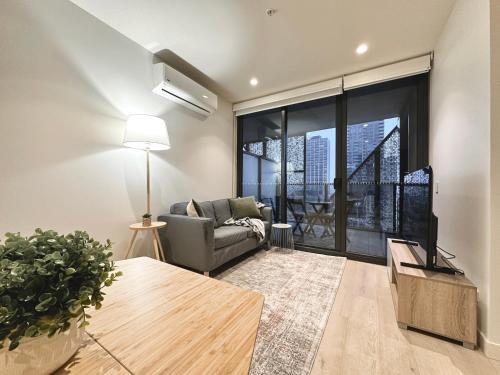 Luxury 1 Bedroom Apartment in Adelaide CBD - 1 minute walk to Rundle mall - Free Wifi & Netflix