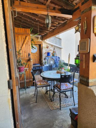 Appartement au 1er étage d une villa. - Location saisonnière - Béziers