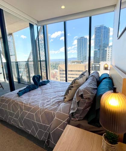 Luxury 1 Bedroom Apartment in Adelaide CBD - 1 minute walk to Rundle mall - Free Wifi & Netflix