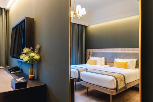 Silver Moon - Superior Room  image 6