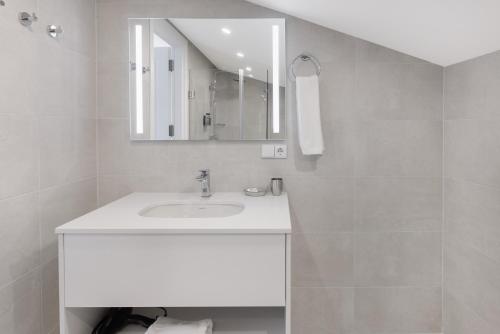 477238749 Boulevard Hotel Batumi