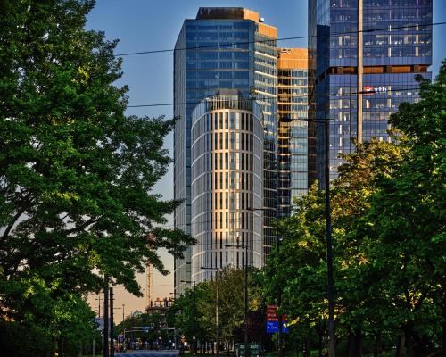 Holiday Inn Express Warsaw - The HUB