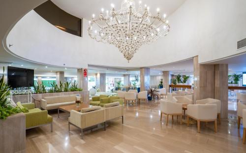 Pub/Lounge, MS Aguamarina Suites in Carihuela