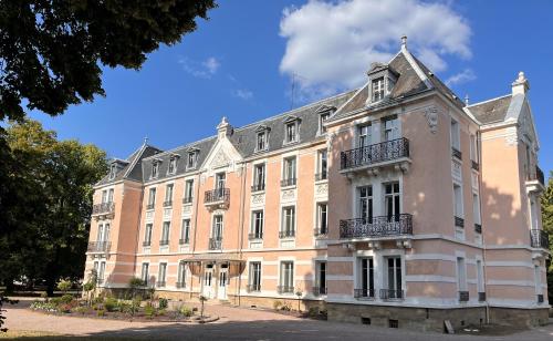 La Souveraine - Hôtel - Contrexéville