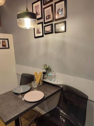 Уютный лофт среди старых парков Room Type - One-Bedroom Apartment