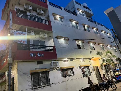 Hotel Tara Palace
