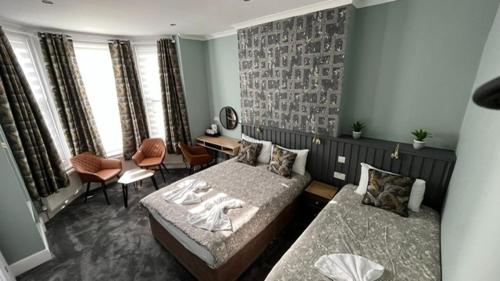 Charlotte Guest House in Camden