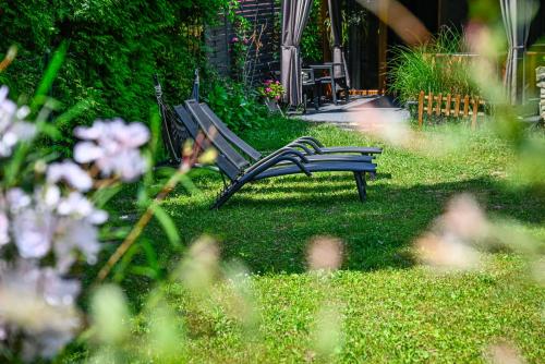 STRÓŻÓWKA SKI&SPA Domek nad rzeką z ogrodem i jacuzzi,narty. STRÓŻÓWKA SKI&SPA Domek nad rzeką z ogrodem i jacuzzi,narty.