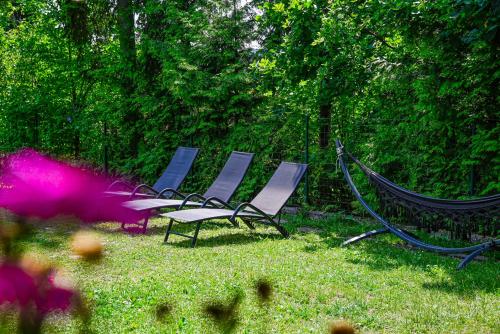 STRÓŻÓWKA SKI&SPA Domek nad rzeką z ogrodem i jacuzzi,narty. STRÓŻÓWKA SKI&SPA Domek nad rzeką z ogrodem i jacuzzi,narty.