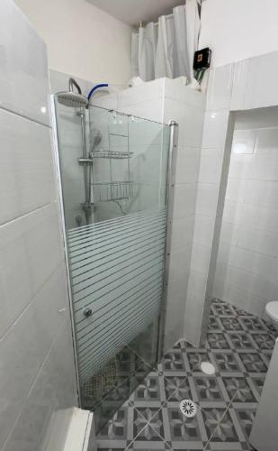 Luxury Ha'Atsmaut Suite - 5Min Walk Sea in Bat Yam