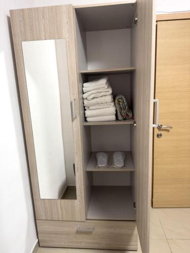 Luxury Ha'Atsmaut Suite - 5Min Walk Sea in Bat Yam