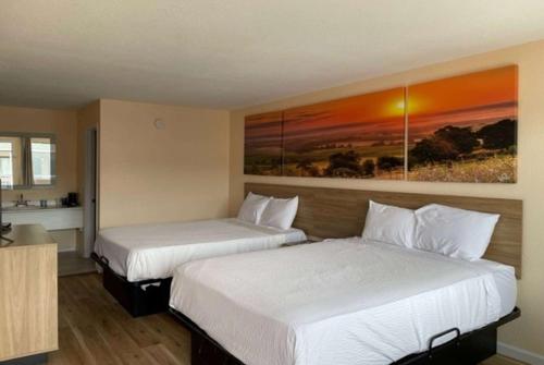 Days Inn by Wyndham Branson Near Theatre District in Branson, USA