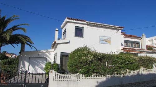 ทางเข้า, Moradia no Seixal Ericeira in ไบร์โร อาร์เซนิโอ อมาเดว