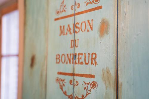 La Maison Bonheur - Maison Atypique Du Beaujolais - BY PRIMO C0NCIERGERIE