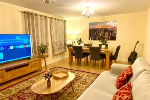 2 Bedroom Flat in Ardwick Manchester, Manchester (photo 8)