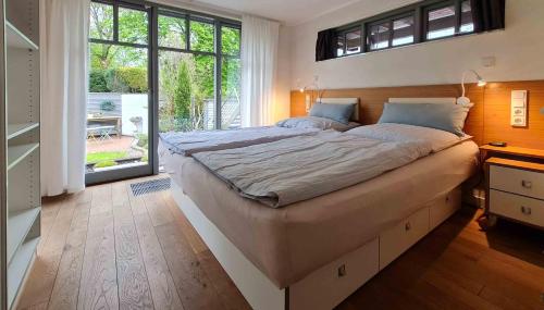 Kleine Oase in บอททรอพ