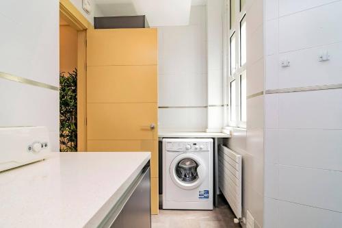 Velazquez Suites - image 14