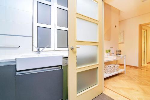 Velazquez Suites - main image