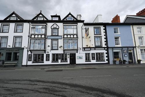 Dovey Inn - image 13