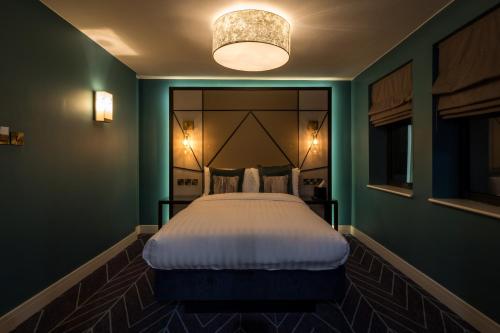 Seven Hotel - main image