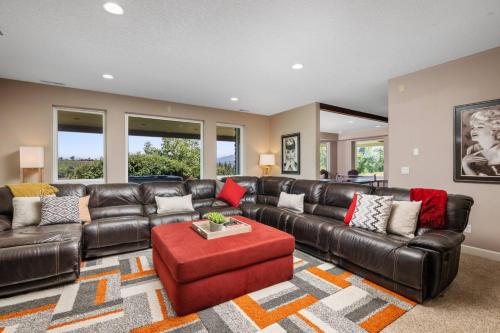 River Song Country Chateau – Hood River, OR