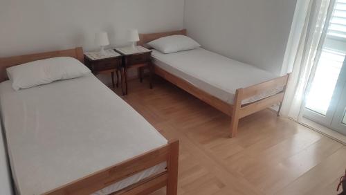  Apartmani Vinko Bol in Bol
