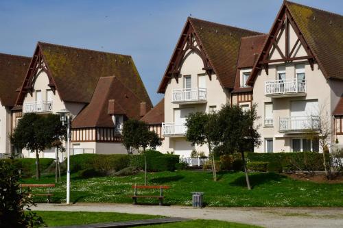 Le petit Courseulles - entre le port et la mer