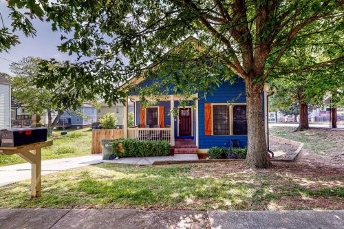 The Blue Cottage in Mechanicsville