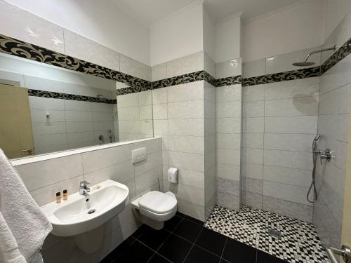 Double Room image 1