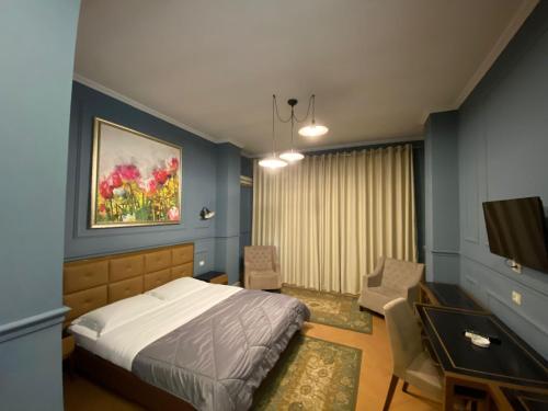 Double Room image 7