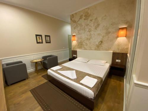 Double Room image 4