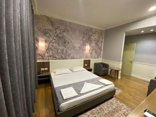 Double Room image 5