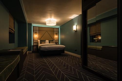 Seven Hotel - image 2