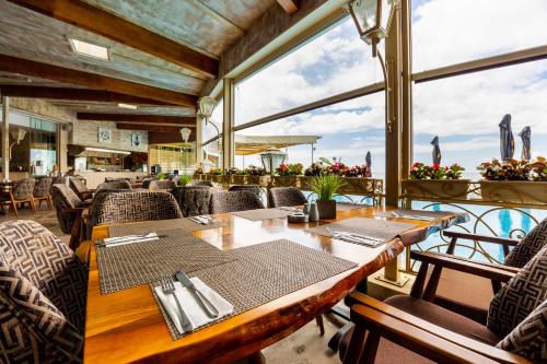 레스토랑, Royal Bay Resort & Aqua Park - All Inclusive and Free beach accsess in 카바나