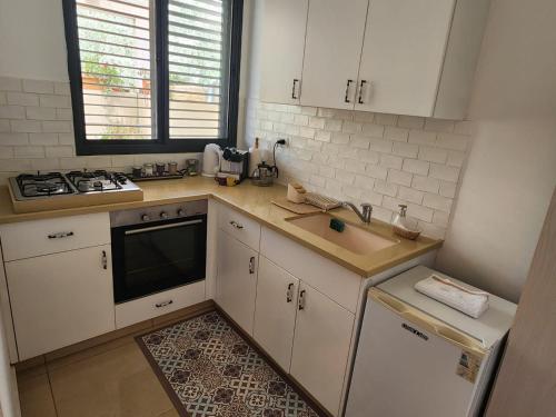 Konyha, B resort דירת נופש בדרום רמת הגולן in Givat Yoav